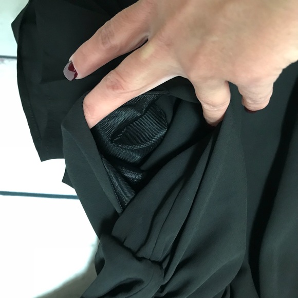 SOLD!   NEW Lush Black Romper, XS, w/ pockets! - Picture 6 of 7